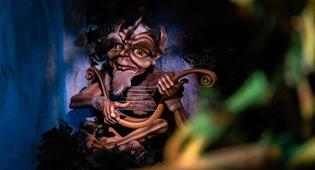 Faun met harp in Droomvlucht